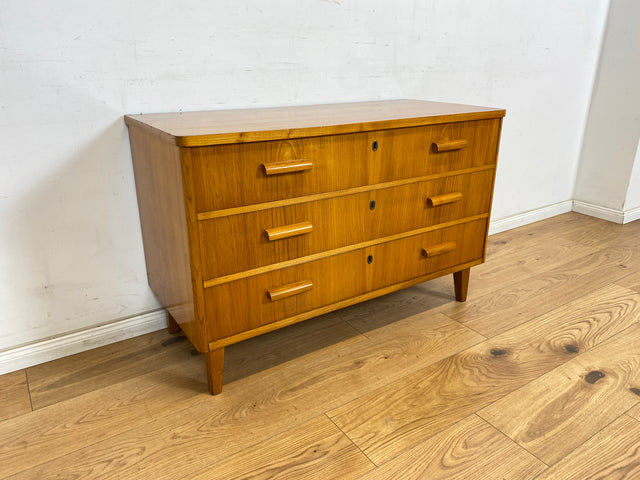 WMK Besonders schöne und sehr gut erhaltene skandinavische 50er Jahre Kommode aus vollem Holz mit Schubladen & Holzgriffen # Kommode Sideboard Wäschekommode Schubladenkommode Vintage Mid-Century 60er