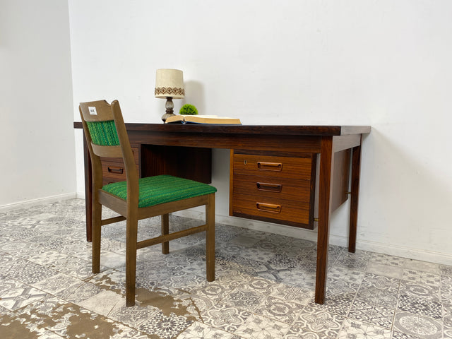 WMK Stilvoller & sehr gut erhaltener großer skandinavischer Schreibtisch in edlem Palisander mit Schubladen & freistellend # Arbeitstisch Bürotisch Desk Chefschreibtisch Mid-Century Vintage