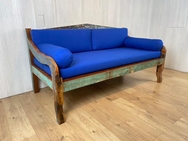 Boatwood by WMK # Besonderes Sofa aus altem Bootsholz, ein handgefertigtes Unikat aus massivem Teakholz mit neuer Polsterung & Kissen in schönem Blau # Couch Daybed Liege Bigsofa Loveseat Bootsmöbel