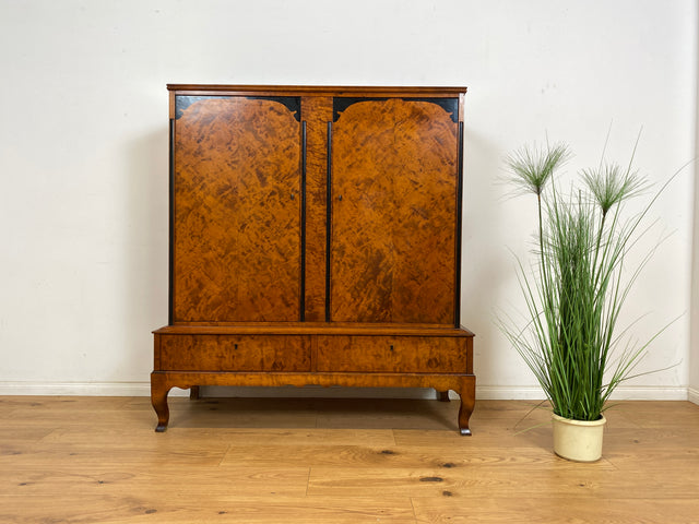 WMK Vornehmer und sehr gut erhaltener antiker schwedischer Schrank , Massivholz im edlen Wurzelholzfurnier, mit Schubladen # Leinenschrank Wäscheschrank Highboard Kommode Jugendstil Art Deco Vintage