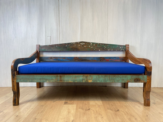 Boatwood by WMK # Besonderes Sofa aus altem Bootsholz, ein handgefertigtes Unikat aus massivem Teakholz mit neuer Polsterung & Kissen in schönem Blau # Couch Daybed Liege Bigsofa Loveseat Bootsmöbel