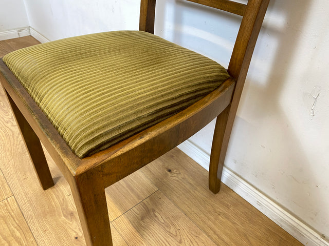 WMK 1/2 Hochwertiger und sehr gut erhaltener 1930er Jahre Art Deco Stuhl mit Originalbezug aus grünem Cordstoff # Esszimmerstuhl Küchenstuhl Dining Chair Holzstuhl Cord Mid-Century Antik Vintage 40er