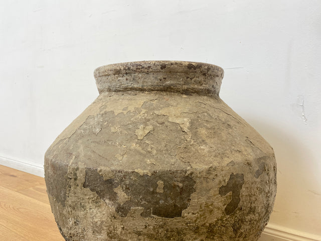 WMK Wunderschöne antike Bodenvase / Wasserbehälter von der Insel Bali, ca. 100 Jahre alt, aus Terracotta mit Alterspatina # Vase Amphore Topf Gartenurne Dekoration Terrakotta-Vase Blumentopf Vintage