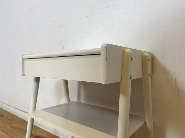 WMK Formschöne und gut erhaltene kleine skandinavische Kommode mit Schublade , Ablage und konischen Füßen # Schränkchen Beistelltisch Nachttisch Nachtschränkchen Nachtkommode Mid-Century Vintage 60er