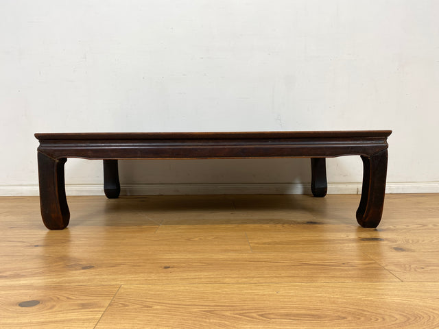 WMK Sehr schöner jedoch etwas abgerockter niedriger Vintage Couchtisch aus vollem Holz # großer Wohnzimmertisch Opiumtisch Coffee Table # Lieferung möglich