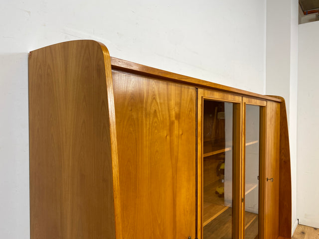 WMK I Stilvoller heller Mid-Century Wohnzimmerschrank mit Vitrine und Schubladen I Highboard Bücherschrank Büchervitrine Schrank Sideboard Glasvitrine 50er 60er Vintage I