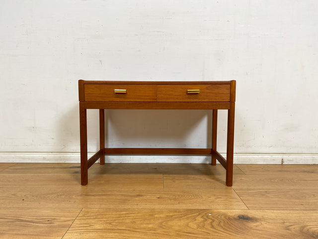 WMK Sehr schönes & gut erhaltenes skandinavisches 70er Jahre Lowboard in Teakholz mit Schubladen & hübschen Messinggriffen # Kommode Flurkommode TV-Lowboard Sideboard Mid-Century Danish Design Vintage