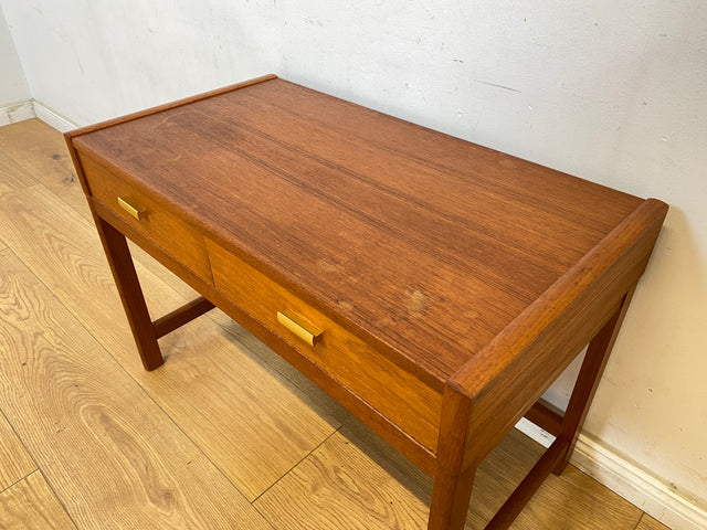 WMK Sehr schönes & gut erhaltenes skandinavisches 70er Jahre Lowboard in Teakholz mit Schubladen & hübschen Messinggriffen # Kommode Flurkommode TV-Lowboard Sideboard Mid-Century Danish Design Vintage