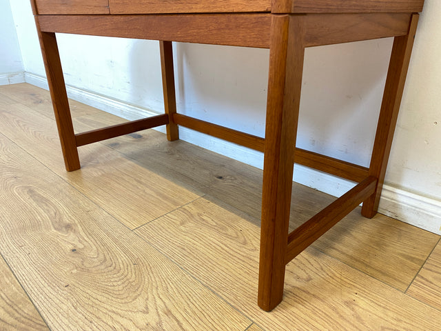 WMK Sehr schönes & gut erhaltenes skandinavisches 70er Jahre Lowboard in Teakholz mit Schubladen & hübschen Messinggriffen # Kommode Flurkommode TV-Lowboard Sideboard Mid-Century Danish Design Vintage