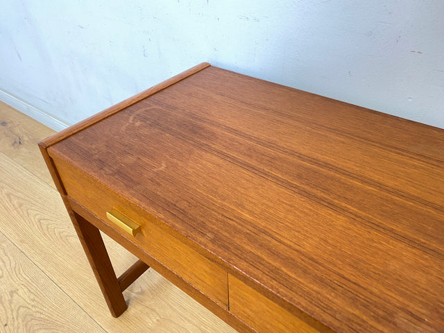 WMK Sehr schönes & gut erhaltenes skandinavisches 70er Jahre Lowboard in Teakholz mit Schubladen & hübschen Messinggriffen # Kommode Flurkommode TV-Lowboard Sideboard Mid-Century Danish Design Vintage