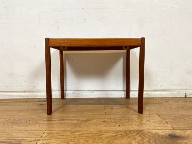 WMK Stilvoller und gut erhaltener kleiner skandinavischer 70er Jahre Couchtisch in Teakholz # Wohnzimmertisch Coffee Table Beistelltisch Danish Design Mid-Century Vintage 60 Teak # Versand möglich