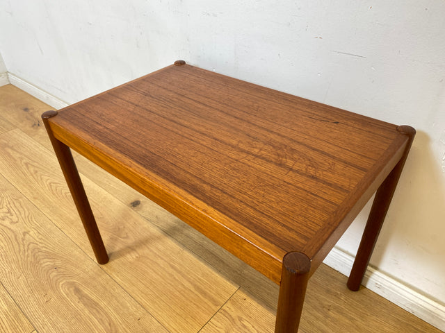 WMK Stilvoller und gut erhaltener kleiner skandinavischer 70er Jahre Couchtisch in Teakholz # Wohnzimmertisch Coffee Table Beistelltisch Danish Design Mid-Century Vintage 60 Teak # Versand möglich