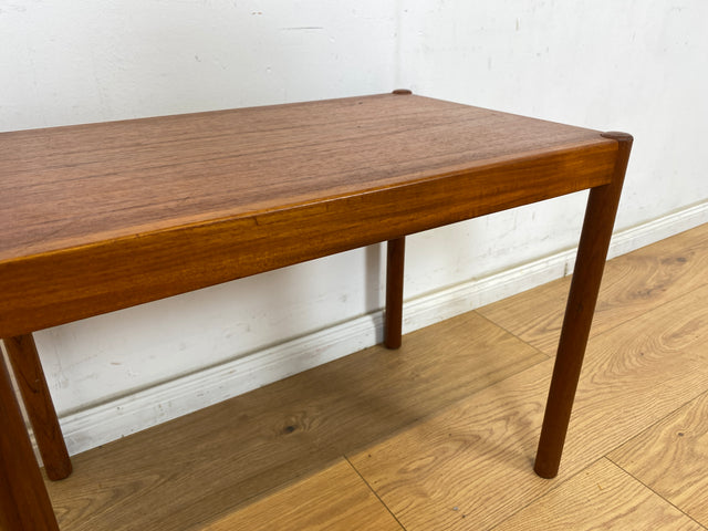 WMK Stilvoller und gut erhaltener kleiner skandinavischer 70er Jahre Couchtisch in Teakholz # Wohnzimmertisch Coffee Table Beistelltisch Danish Design Mid-Century Vintage 60 Teak # Versand möglich