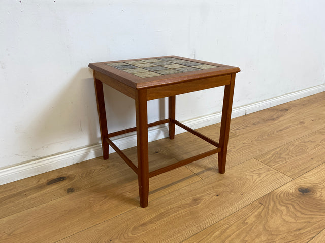 WMK Sehr gut erhaltener skandinavischer Couchtisch mit kunstvollen Fliesen und edlem Teakholz Rahmen # Wohnzimmertisch Beistelltisch Fliesentisch Coffee Table Vintage Mid-Century Danish Design Teak