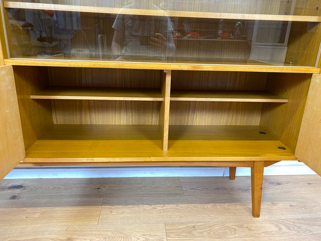 WMK Stilvoller und gut erhaltener Mid-Century Wohnzimmerschrank in Birke von VEB Möbelfabrik Werdau aus 1965 # Highboard Sideboard Schrankwand Rockabilly Vitrine Wohnzimmerschrank Vintage 60er Retro