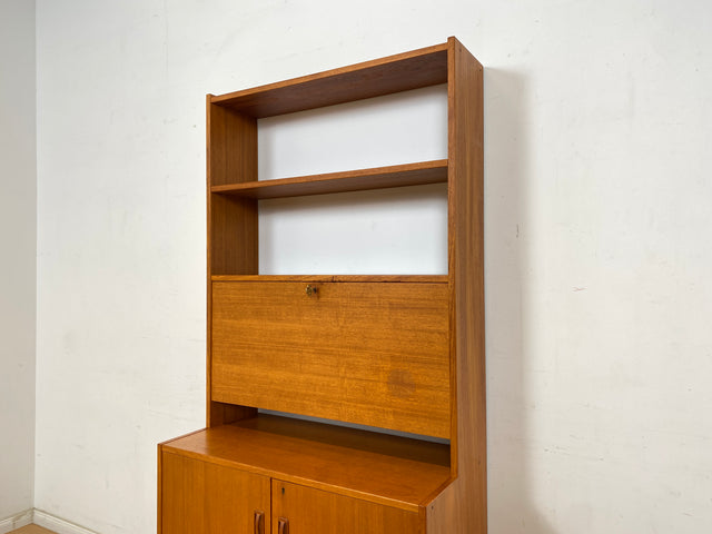 WMK Stilvoller skandinavischer Bücherschrank in Teakholz mit verstell. Regalböden , verspiegeltem Barfach und Holzgriffen # Highboard Bücherregal Regal Barschrank Barkommode Bar Vintage Danish Design