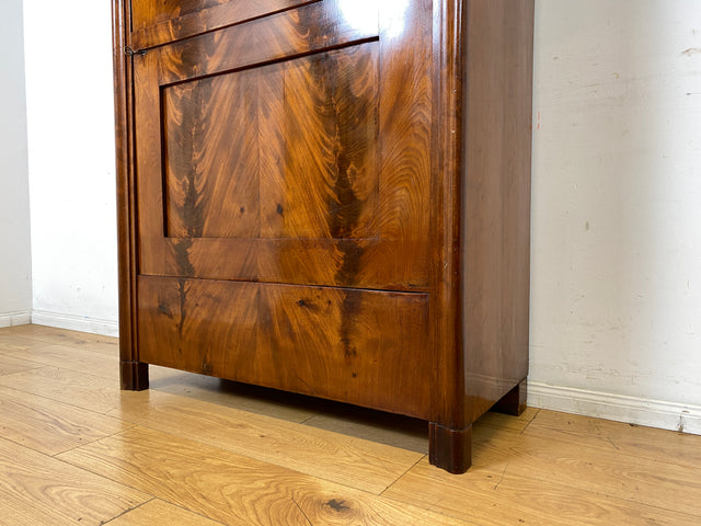 Hochwertiger handpolierter antiker Wäscheschrank in edlem Nussbaum I Biedermeier um 1850 I Schrank Kleiderschrank Highboard Bücherschrank Anrichte Flurschrank Vintage I