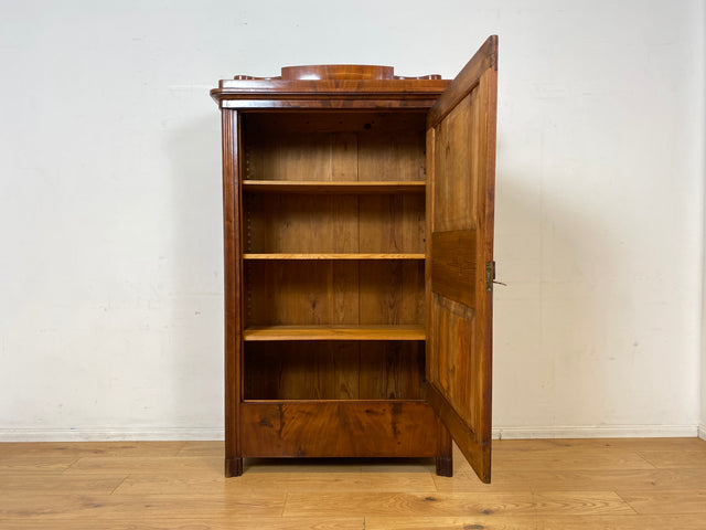 Hochwertiger handpolierter antiker Wäscheschrank in edlem Nussbaum I Biedermeier um 1850 I Schrank Kleiderschrank Highboard Bücherschrank Anrichte Flurschrank Vintage I