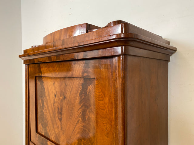 Hochwertiger handpolierter antiker Wäscheschrank in edlem Nussbaum I Biedermeier um 1850 I Schrank Kleiderschrank Highboard Bücherschrank Anrichte Flurschrank Vintage I