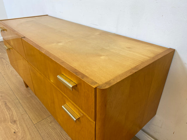 WMK Formschönes, raumaufhellendes & gut erhaltenes kleines Mid-Century Lowboard mit Schubladen & Originalgriffen aus Messing # Kommode Sideboard TV-Lowboard Flurkommode Rockabilly Vintage 50er 60er