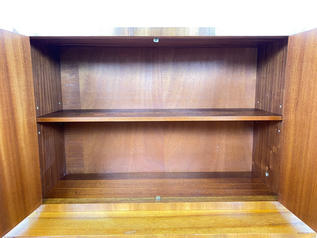 WMK Hochwertiger & sehr schöner Mid-Century Hochschrank aus vollem Holz von Brumax aus 1959, mit Schubladen & verstell. Regalböden # Schrank Highboard Bücherschrank Kommode Sideboard Vintage 50er 60er