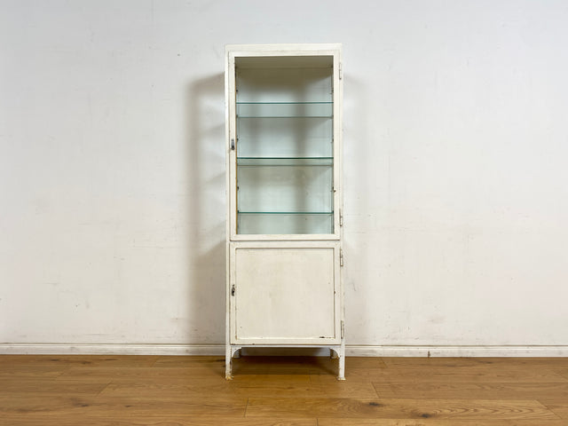 WMK Very beautiful &amp; minimalist 1940s medicine cabinet made of iron &amp; glass # white apothecary cabinet display case doctor's cabinet glass display case doctor's display case highboard locker industrial design display vintage