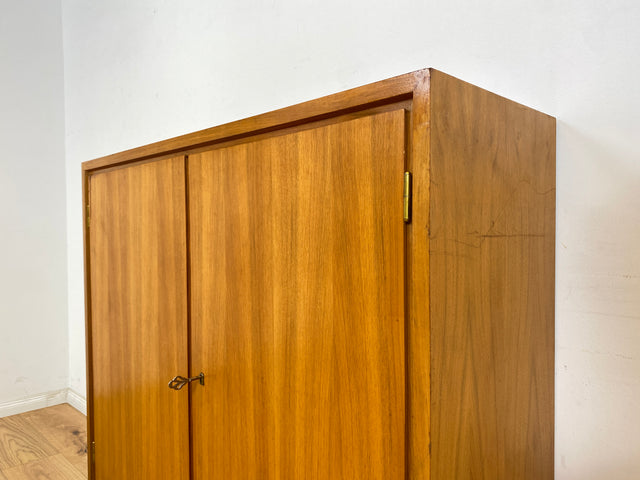 WMK Stilvoller, geräumiger und gut erhaltener Schrank mit Möbelkorpus aus 1958 auf neuen Hairpin Füßen # Highboard Kommode Wäschekommode Wäscheschrank Sideboard Vintage Mid-Century 50er 60er Upcycling