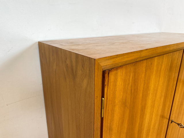 WMK Stilvoller, geräumiger und gut erhaltener Schrank mit Möbelkorpus aus 1958 auf neuen Hairpin Füßen # Highboard Kommode Wäschekommode Wäscheschrank Sideboard Vintage Mid-Century 50er 60er Upcycling