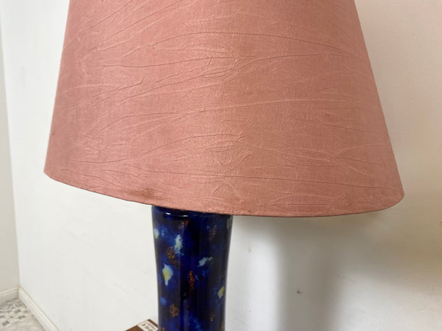 WMK Große und sehr interessante Retro Tischlampe mit rosa Lampenschirm und kunstvollem Lampenfuß aus Glas # Tischleuchte Lampe Leselampe Schreibtischlampe lamp Vintage Mid-Century # Versand möglich