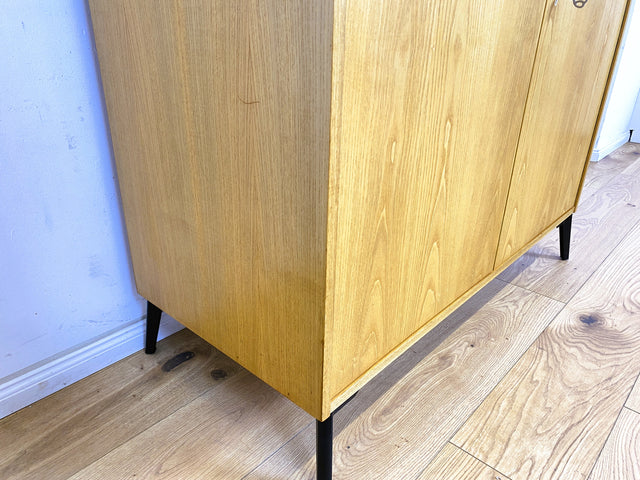 WMK Gut erhaltener Designerschrank mit Korpus 430/70 aus 1970 von Joachim Nebelung für VEB Hellerau auf neuen Metallfüßen # Highboard Kommode Wäscheschrank Wäschekommode Schrank Vintage Mid-Century