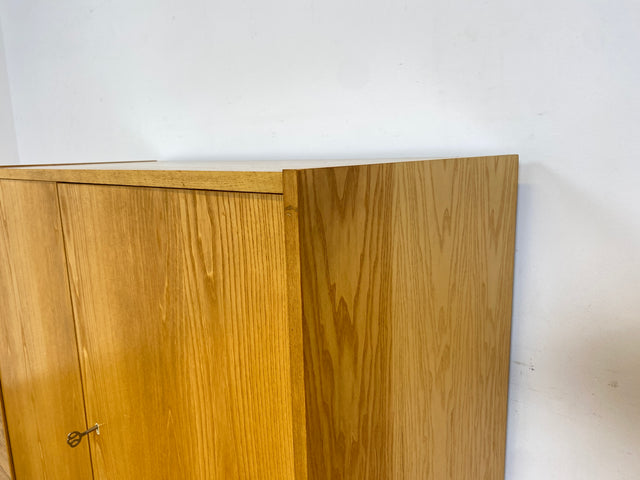 WMK Gut erhaltener Designerschrank mit Korpus 430/70 aus 1970 von Joachim Nebelung für VEB Hellerau auf neuen Metallfüßen # Highboard Kommode Wäscheschrank Wäschekommode Schrank Vintage Mid-Century