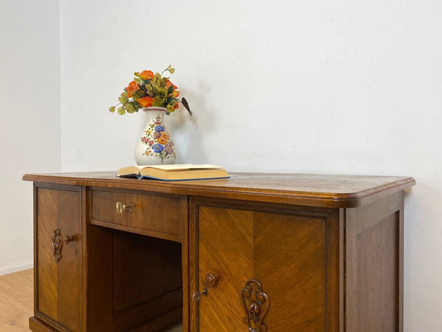 WMK Sehr schöner und gut erhaltener antiker Schreibtisch aus vollem Holz mit vielen Schubladen und hübschen Holzverzierungen # Desk Arbeitstisch Bürotisch Sekretär Chefschreibtisch Jugendstil Vintage