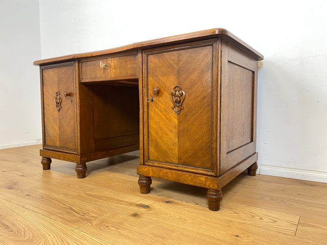 WMK Sehr schöner und gut erhaltener antiker Schreibtisch aus vollem Holz mit vielen Schubladen und hübschen Holzverzierungen # Desk Arbeitstisch Bürotisch Sekretär Chefschreibtisch Jugendstil Vintage