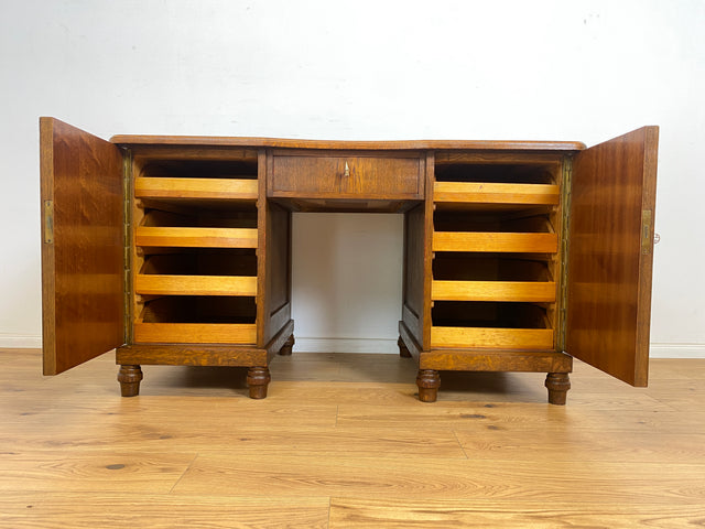 WMK Sehr schöner und gut erhaltener antiker Schreibtisch aus vollem Holz mit vielen Schubladen und hübschen Holzverzierungen # Desk Arbeitstisch Bürotisch Sekretär Chefschreibtisch Jugendstil Vintage