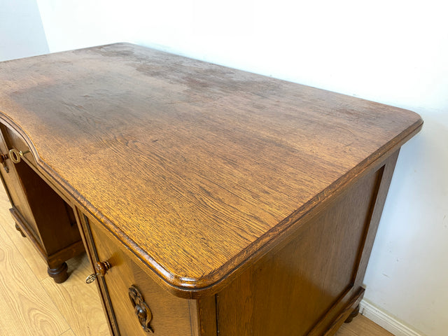 WMK Sehr schöner und gut erhaltener antiker Schreibtisch aus vollem Holz mit vielen Schubladen und hübschen Holzverzierungen # Desk Arbeitstisch Bürotisch Sekretär Chefschreibtisch Jugendstil Vintage