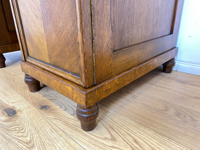 WMK Sehr schöner und gut erhaltener antiker Schreibtisch aus vollem Holz mit vielen Schubladen und hübschen Holzverzierungen # Desk Arbeitstisch Bürotisch Sekretär Chefschreibtisch Jugendstil Vintage