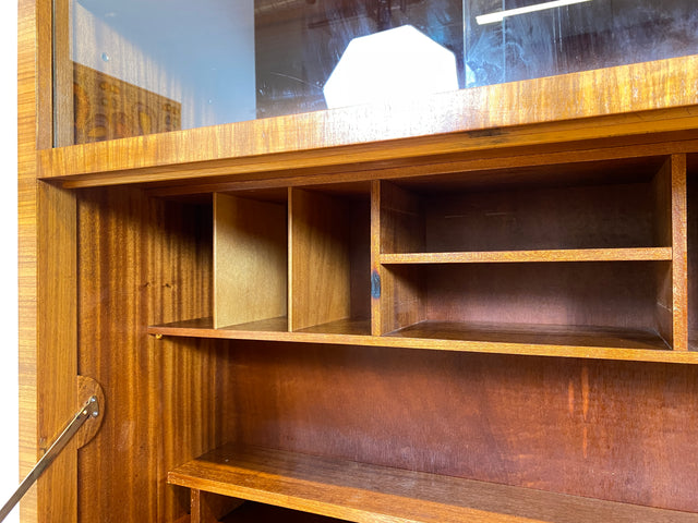 WMK Hochwertiger & sehr schöner Mid-Century Schreibschrank aus vollem Holz von Brumax aus 1959, mit Vitrine und stabiler Schreibplatte # Sekretär Schreibtisch Desk Highboard Bücherschrank Vintage 50er