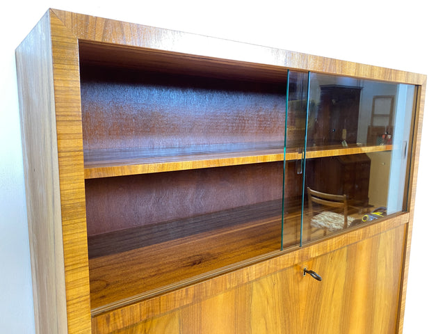 WMK Hochwertiger & sehr schöner Mid-Century Schreibschrank aus vollem Holz von Brumax aus 1959, mit Vitrine und stabiler Schreibplatte # Sekretär Schreibtisch Desk Highboard Bücherschrank Vintage 50er