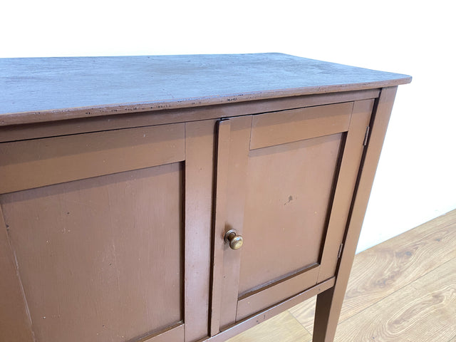 WMK # Hübsche kleine 1930er Jahre Art Deco Kommode aus vollem Holz mir großem Fach, original Messinggriffen und braun angestrichen # Kommödchen Schränkchen Flurkommode Beistelltisch Garderobe Vintage