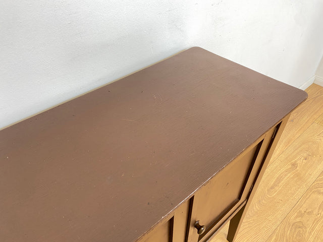 WMK # Hübsche kleine 1930er Jahre Art Deco Kommode aus vollem Holz mir großem Fach, original Messinggriffen und braun angestrichen # Kommödchen Schränkchen Flurkommode Beistelltisch Garderobe Vintage