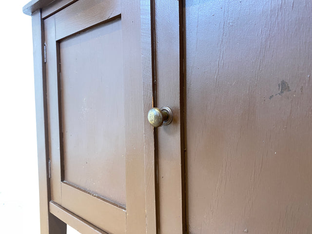 WMK # Hübsche kleine 1930er Jahre Art Deco Kommode aus vollem Holz mir großem Fach, original Messinggriffen und braun angestrichen # Kommödchen Schränkchen Flurkommode Beistelltisch Garderobe Vintage