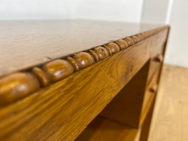 WMK I Sehr hübsche kleine nordische Mid-Century Kommode aus Eichenholz , handverziert, mit Schubladen & Ablage I Flurkommode Beistelltisch Telefontisch Nähtisch Nähkommode Schminktisch Vintage Berlin