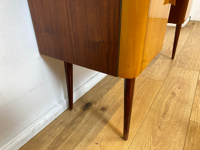 WMK I Formschöner kleiner Mid-Century Schreibtisch Modell Dominia von VEB Heidenau I Desk Frisierkommode Computertisch Kinderschreibtisch Schminktisch Sekretär Rockabilly Vintage 60er Berlin Jena Bonn