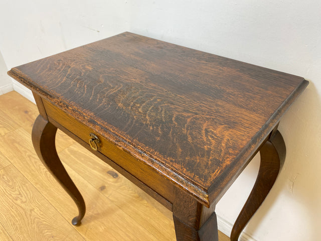 WMK # Elegante und gut erhaltene kleine antike Kommode aus vollem Holz mit Schublade und kunstvoll gebogenen Cabriole-Beinen # Beistelltisch Flurkommode Konsole Konsolentisch Barock Chippendale Vintage