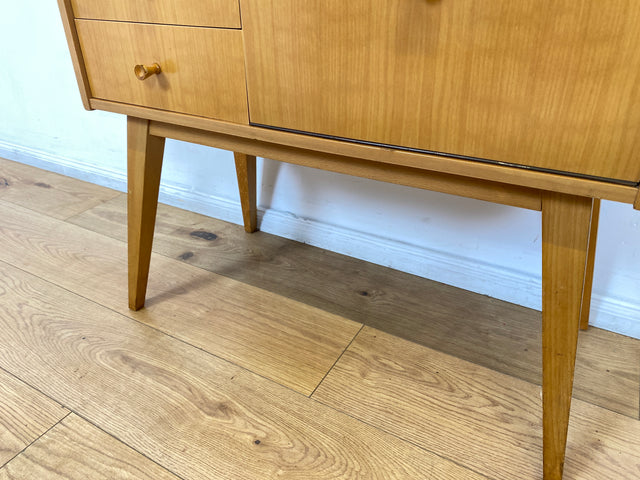 WMK I Stilvolle kleine helle Mid-Century Kommode aus 1966 in Birnbaum mit Schubladen I Lowboard Sideboard Wäschekommode Beistelltisch Nachttisch TV Bank VEB DDR Vintage Retro 60er Berlin Leipzig Köln