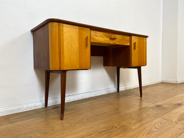 WMK I Formschöner kleiner Mid-Century Schreibtisch Modell Dominia von VEB Heidenau I Desk Frisierkommode Computertisch Kinderschreibtisch Schminktisch Sekretär Rockabilly Vintage 60er Berlin Jena Bonn