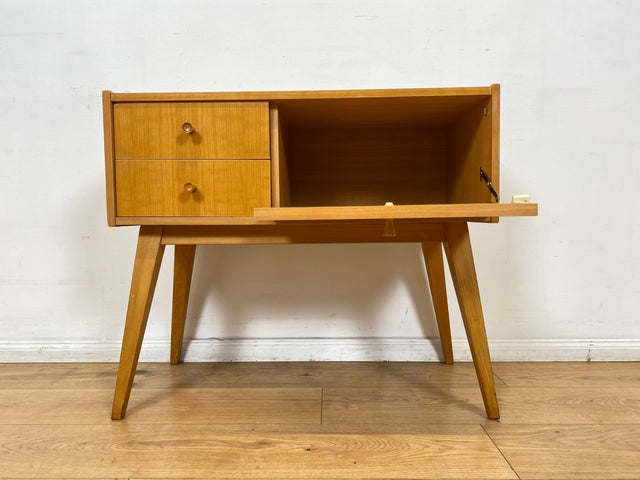 WMK I Stilvolle kleine helle Mid-Century Kommode aus 1966 in Birnbaum mit Schubladen I Lowboard Sideboard Wäschekommode Beistelltisch Nachttisch TV Bank VEB DDR Vintage Retro 60er Berlin Leipzig Köln