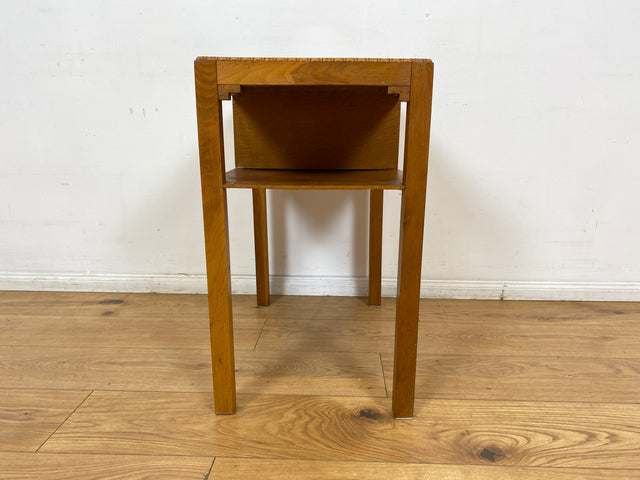 WMK I Sehr hübsche kleine nordische Mid-Century Kommode aus Eichenholz , handverziert, mit Schubladen & Ablage I Flurkommode Beistelltisch Telefontisch Nähtisch Nähkommode Schminktisch Vintage Berlin