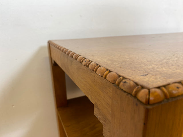 WMK I Sehr hübsche kleine nordische Mid-Century Kommode aus Eichenholz , handverziert, mit Schubladen & Ablage I Flurkommode Beistelltisch Telefontisch Nähtisch Nähkommode Schminktisch Vintage Berlin