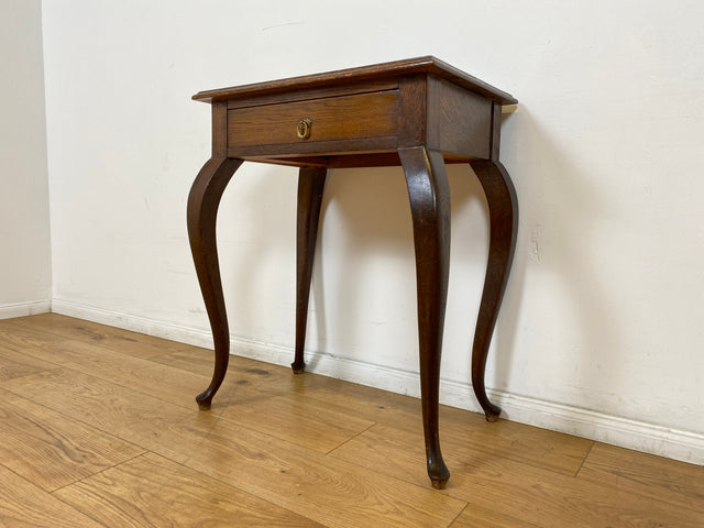 WMK # Elegante und gut erhaltene kleine antike Kommode aus vollem Holz mit Schublade und kunstvoll gebogenen Cabriole-Beinen # Beistelltisch Flurkommode Konsole Konsolentisch Barock Chippendale Vintage